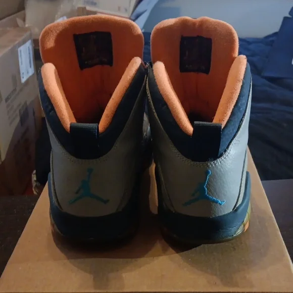 Jordan 10 Retro (2014) Bobcats Mens 6.5Y Womens 8 EUC - Picture 5 of 9
